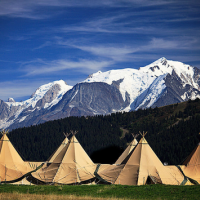 Séminaire sous tipis à la montagne